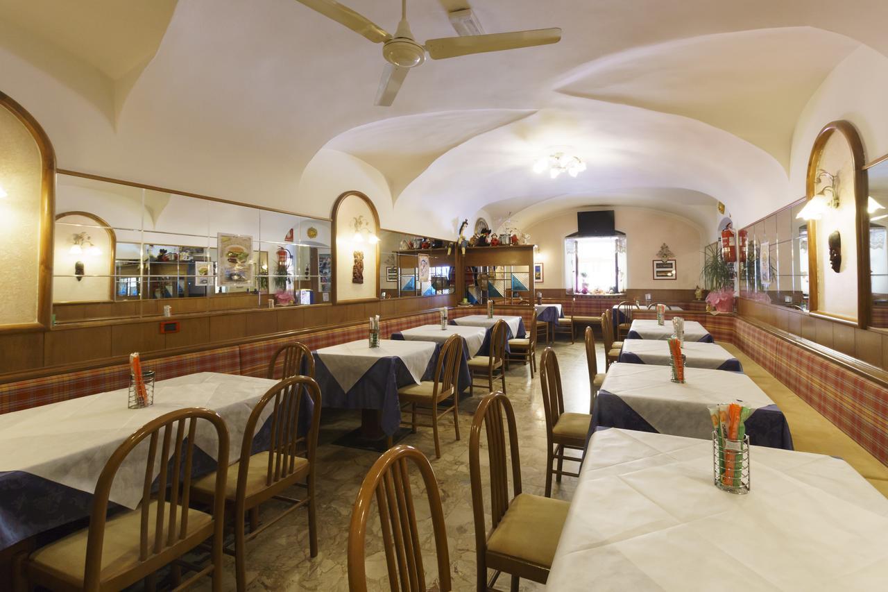 Albergo Roncone Buitenkant foto