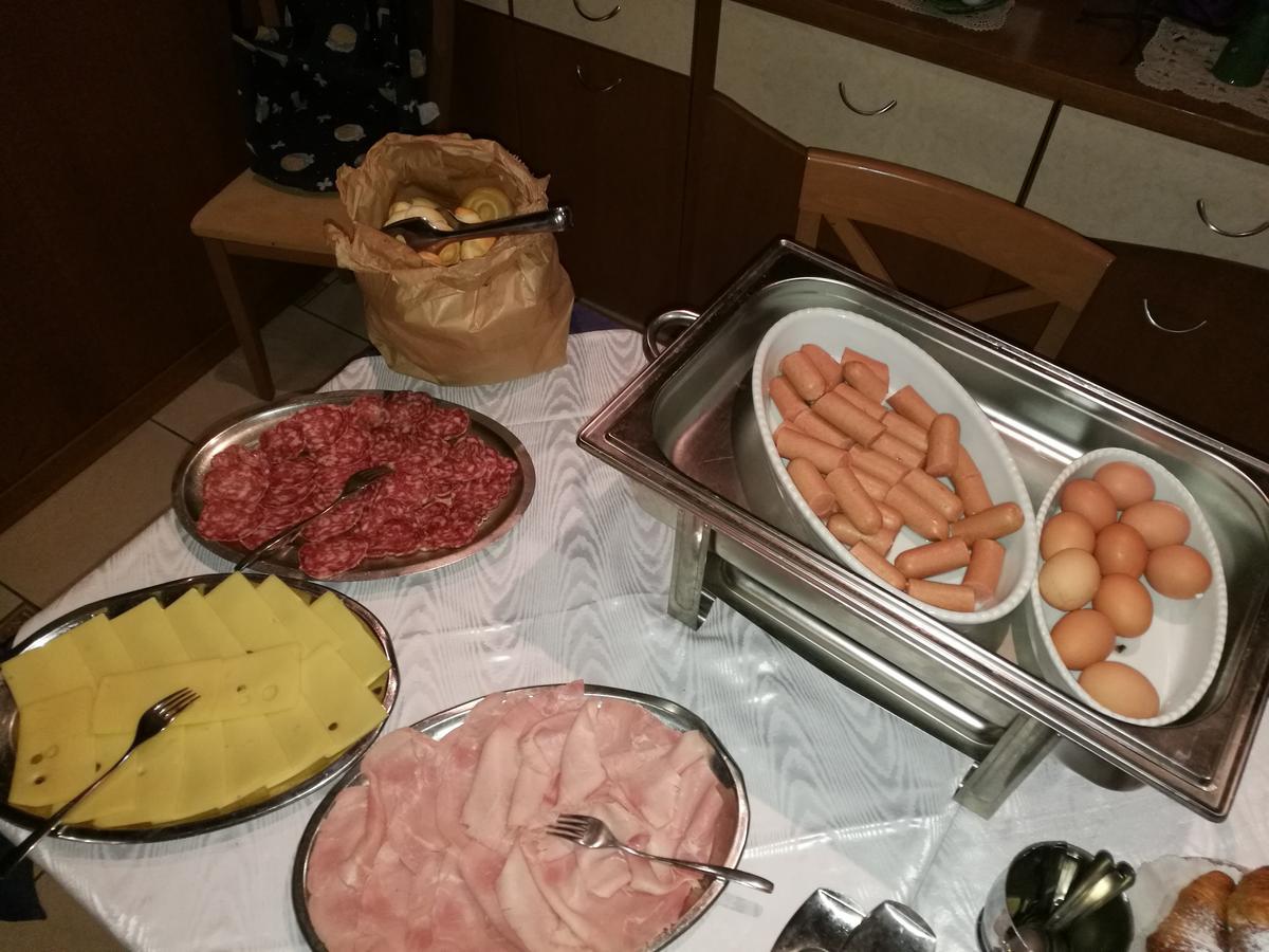 Albergo Roncone Buitenkant foto