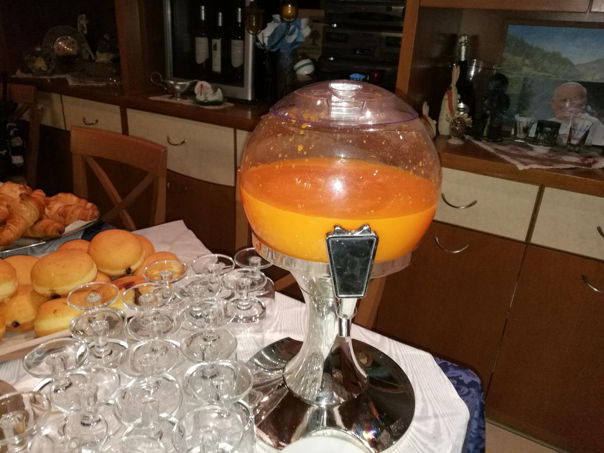 Albergo Roncone Buitenkant foto