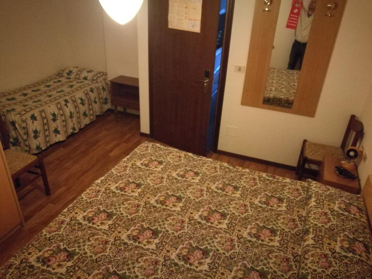 Albergo Roncone Buitenkant foto