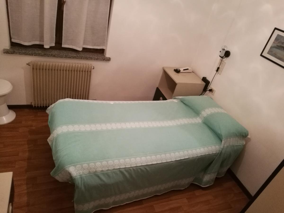 Albergo Roncone Buitenkant foto