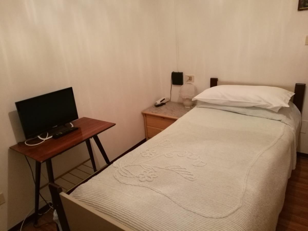 Albergo Roncone Buitenkant foto