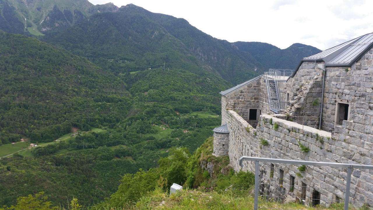 Albergo Roncone Buitenkant foto