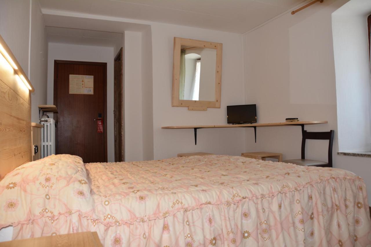 Albergo Roncone Buitenkant foto